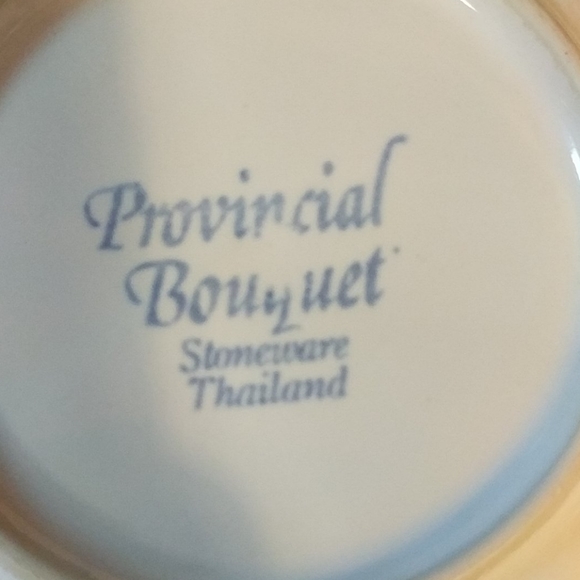 Provincial Bouquet Stoneware Bowl - Picture 5 of 5